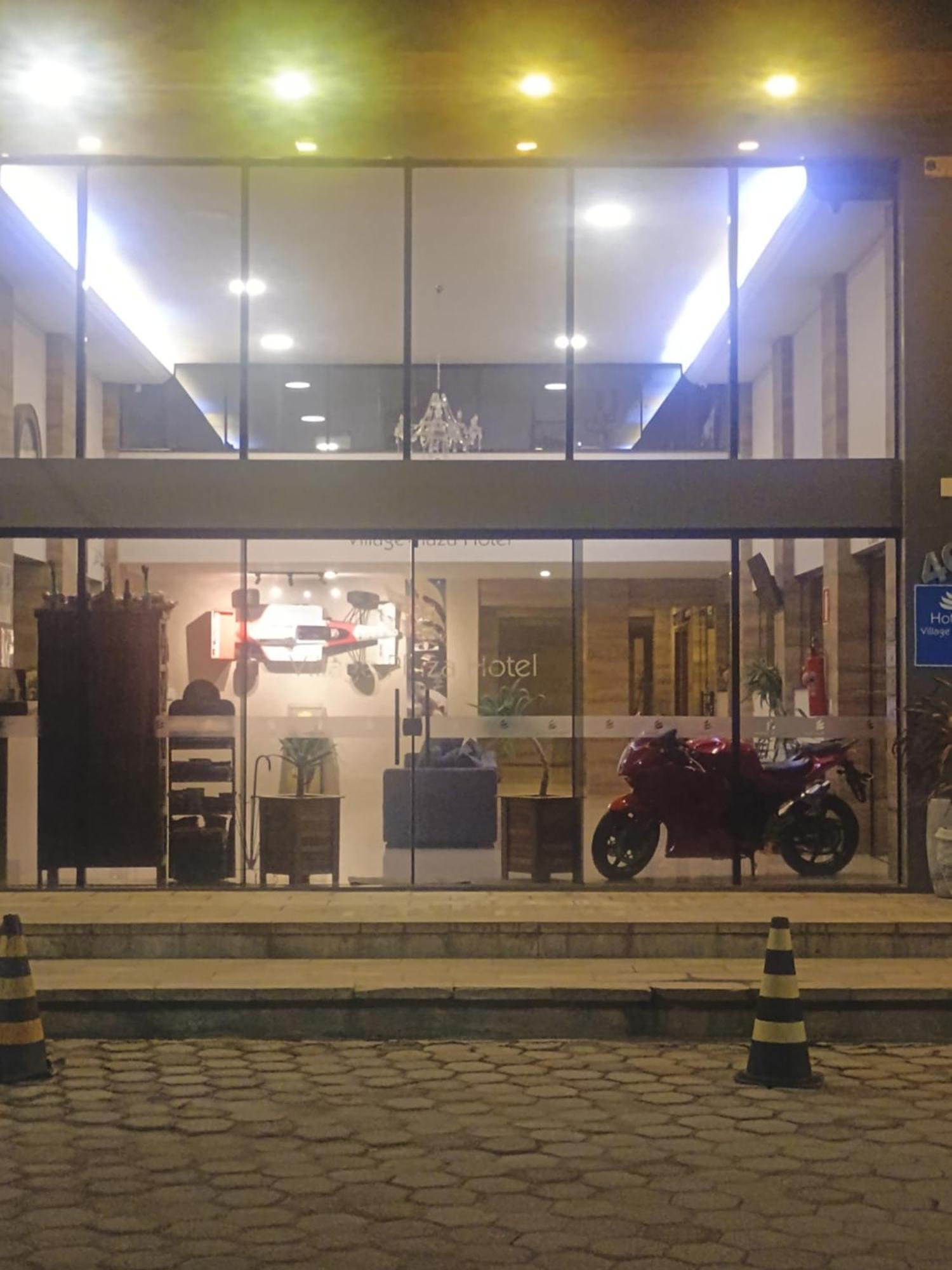 Village Plaza Hotel Barbacena Bagian luar foto
